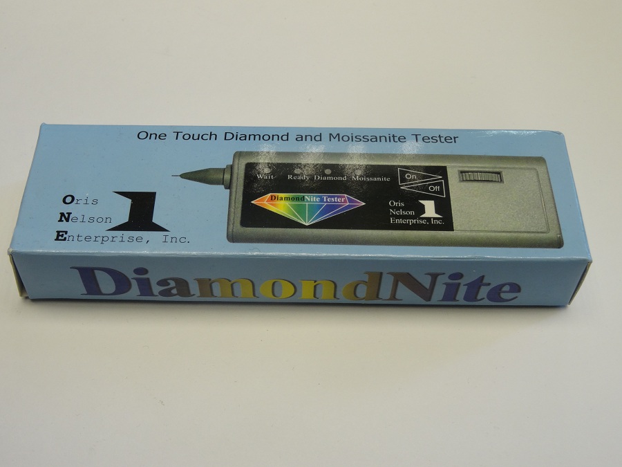 Тестер подлинности бриллиантов Diamond Nite DN1Тестер подлинности бриллиантов Diamond Nite DN1
