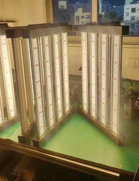 Фитосветильник Growsvet LED FB 480W ОптимаФитосветильник Growsvet LED FB 480W Оптима